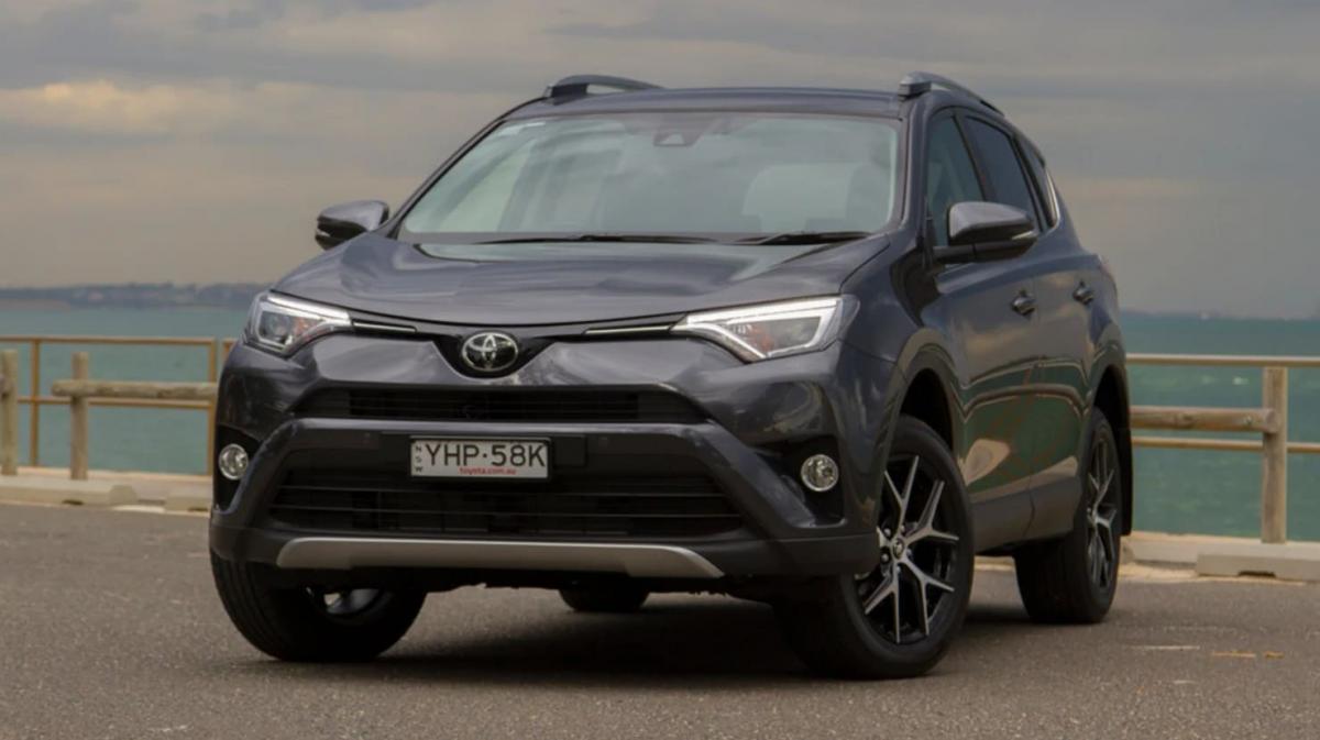 نمایندگی تویوتا در پاسداران - تعمیرات rav4.jpg