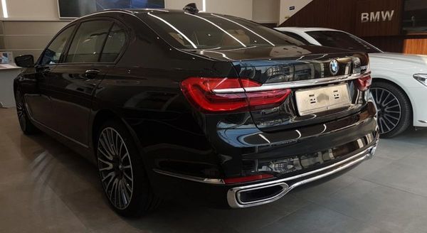 نمایندگی بی ام و نیاوران ۳