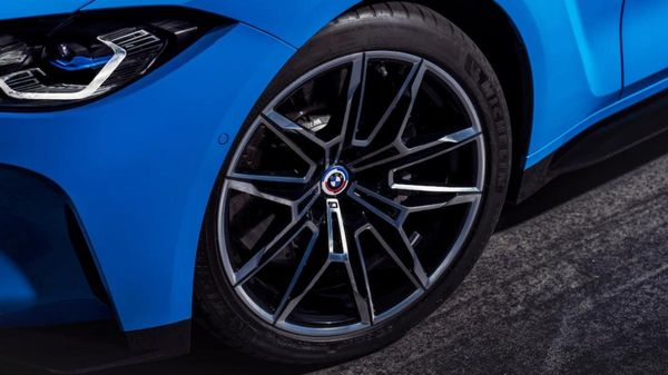 نشان افتخار BMW M در سالگرد 50 سالگی M Power ۳