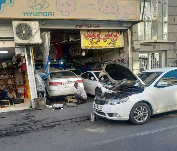 تعمیرگاه ناصر پهلوانی در طوس ۳