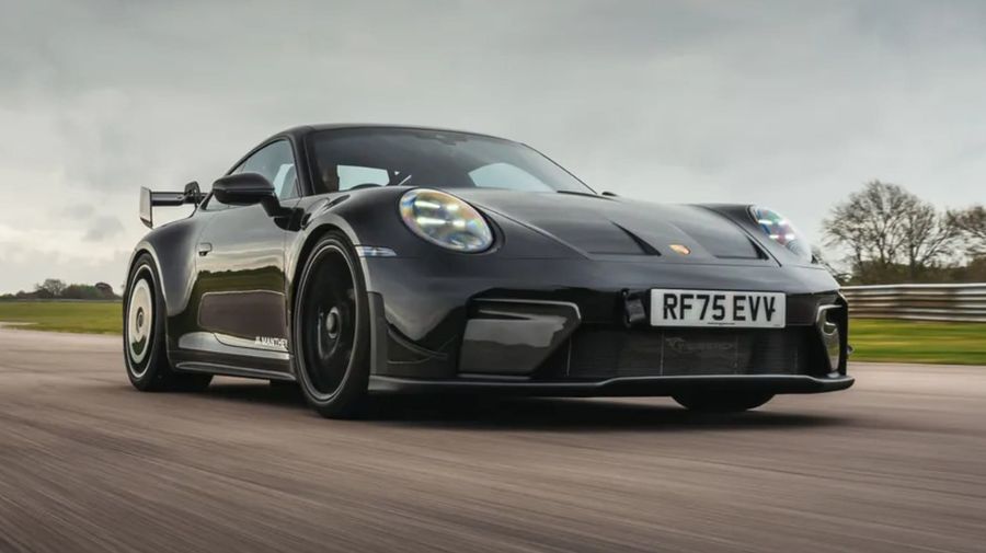 بررسی پورشه 911 GT3 با کیت Manthey با نمره 10 از 10 از مجله تاپ گیر