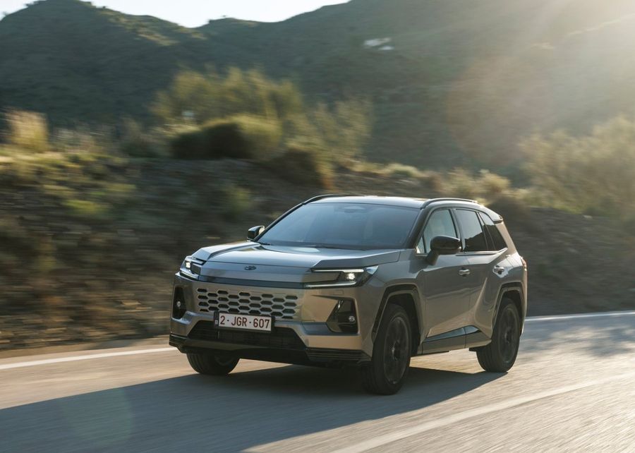 افزایش فروش خودروهای تویوتا به لطف سیستم هیبرید PHEV