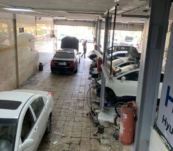 تعمیرگاه بهزاد در غرب تهران ۱