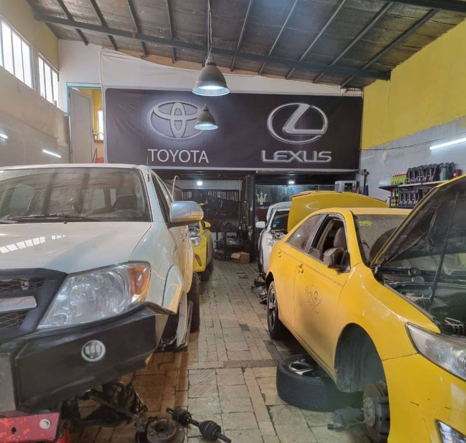 اتوکلینیک عباسی در غرب تهران - تعمیرات تویوتا.jpg
