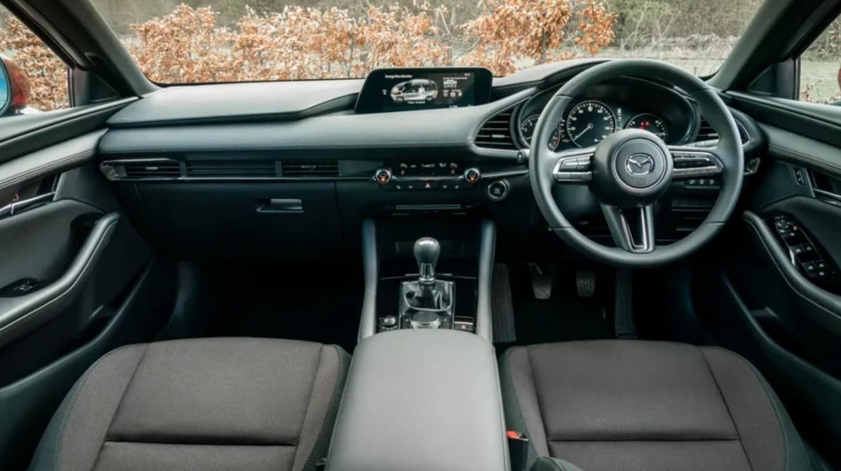 بهترین تعمیرگاه های مزدا - Mazda در تهران - نما داخل.jpg