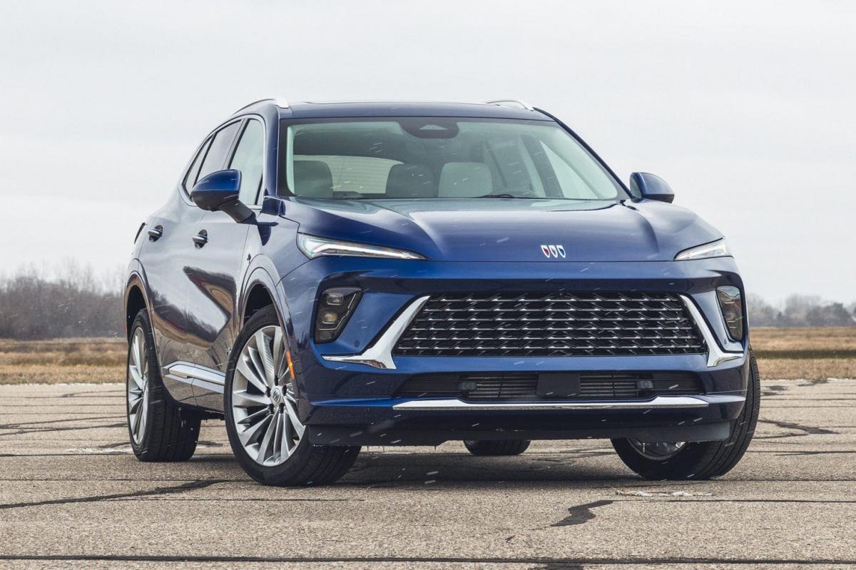 بیوک انویژن.jpg