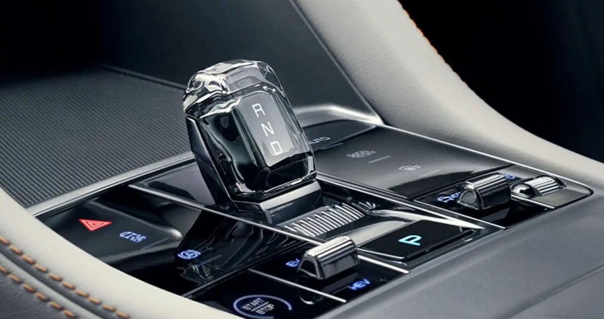 بی‌ وای‌ دی سانگ پلاس - 2.jpg