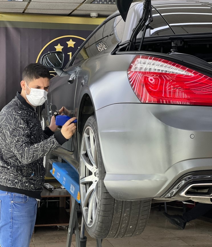 تشخیص رنگ بنز sl در نقیبی.jpg