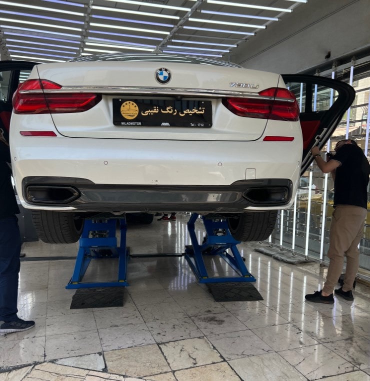 تشخیص رنگ بی ام و در نقیبی.jpg