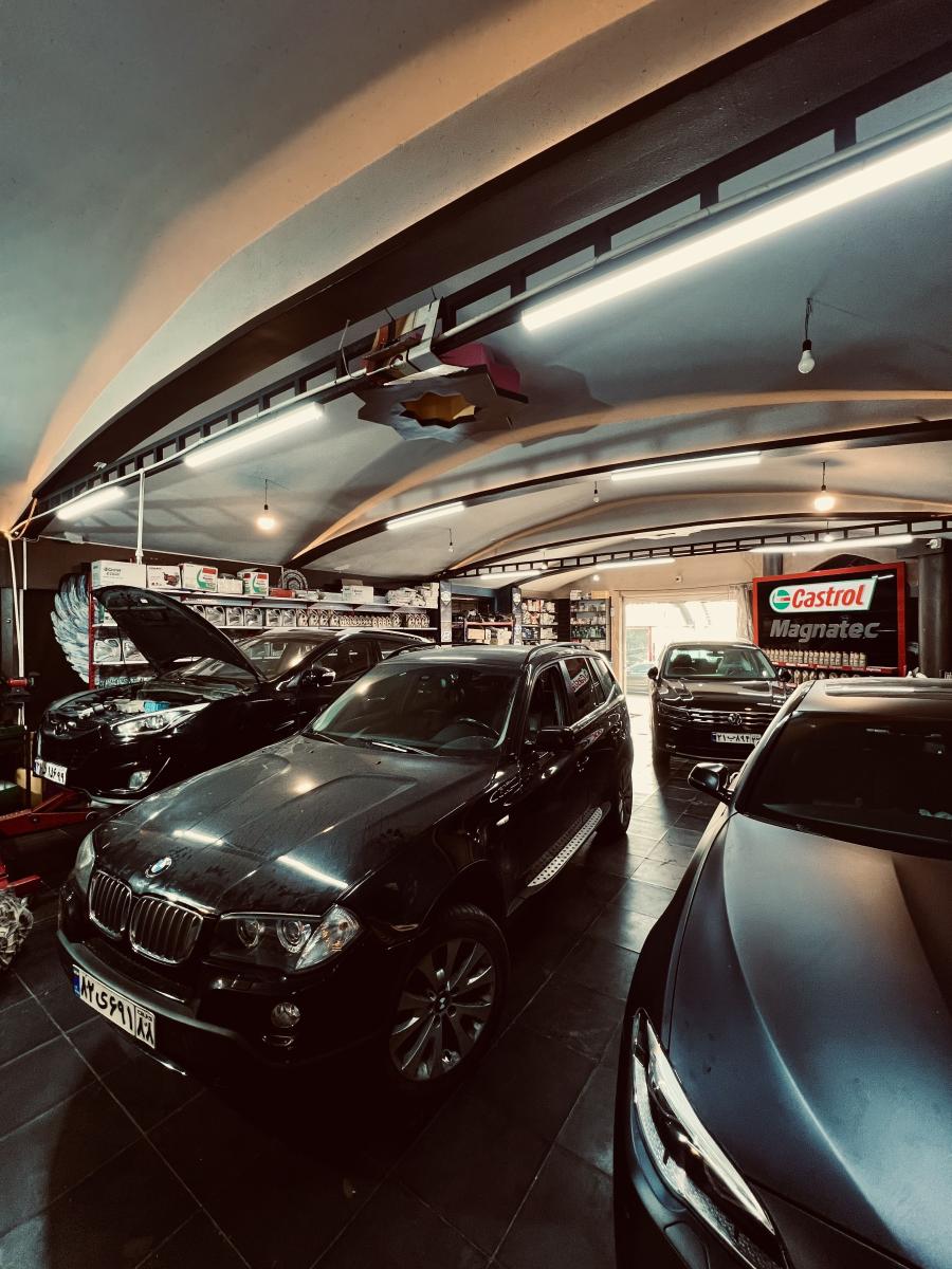 تعمیرات بی ام و اتوسرویس پیور.jpg