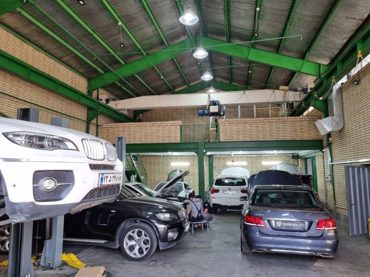 تعمیرات بی ام و در تعمیرگاه سورنا.jpg
