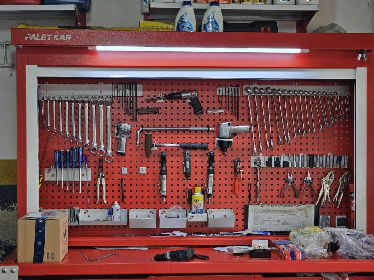 تعمیرات تخصصی در تعمیرگاه آزادی در جناح.jpg