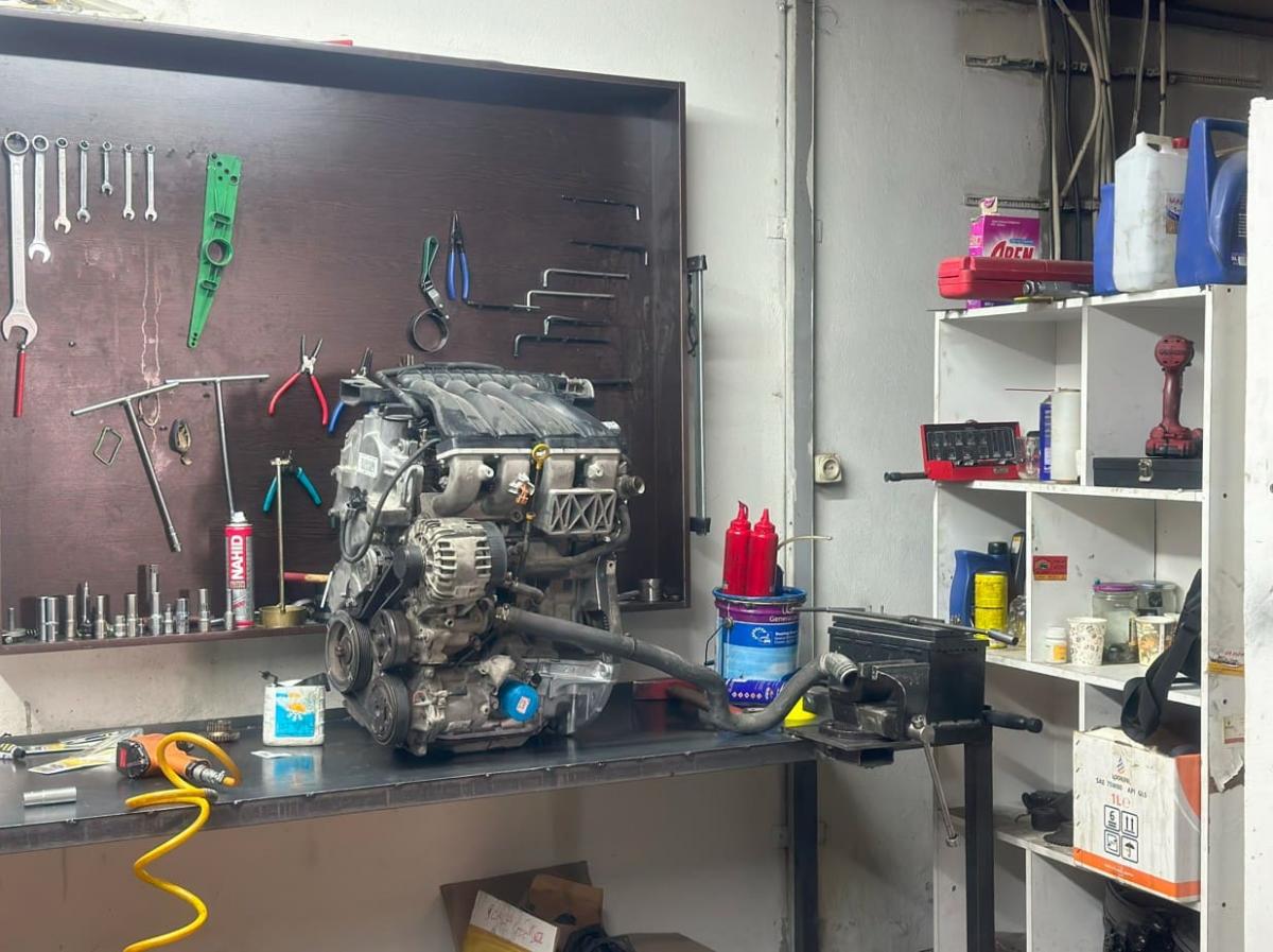 تعمیرات تخصصی موتور.jpg