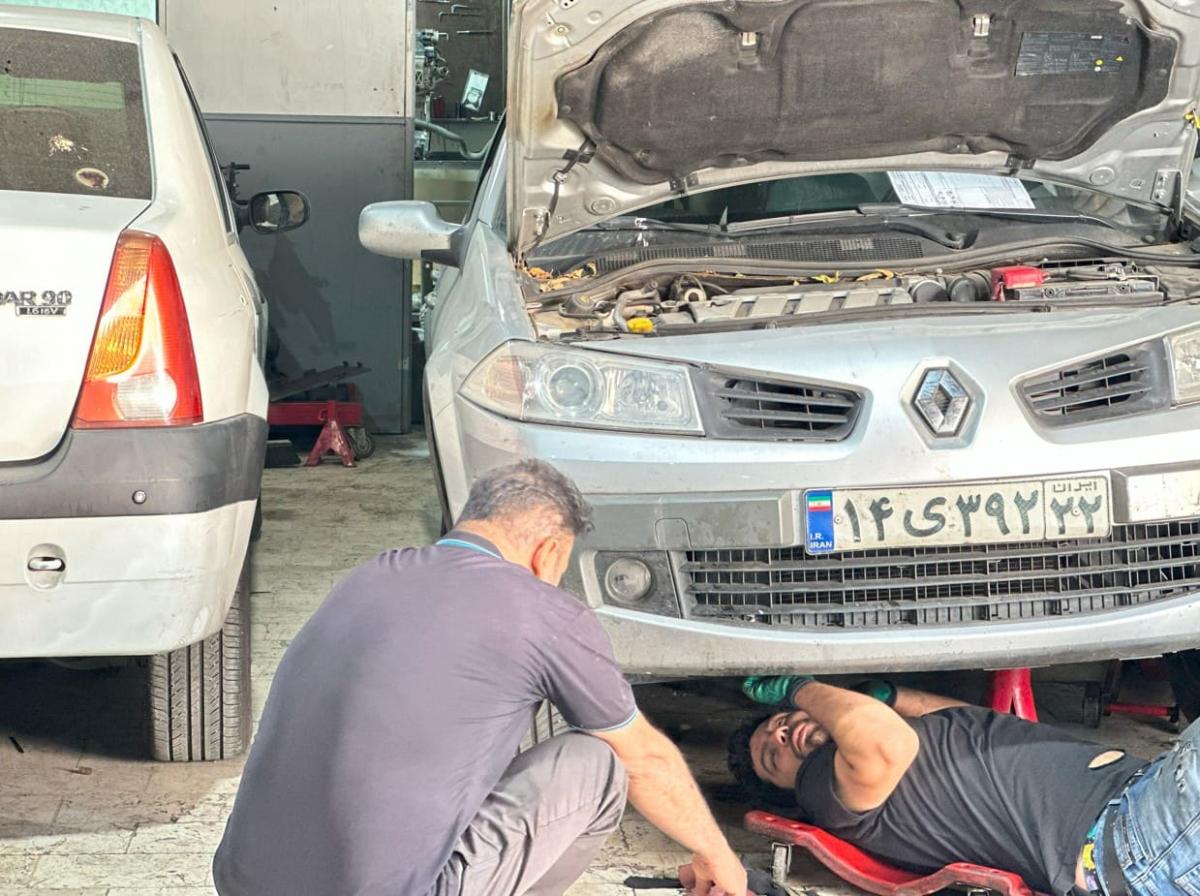 تعمیرات تخصصی مگان - نمای داخلی تعمیرگاه_0.jpg