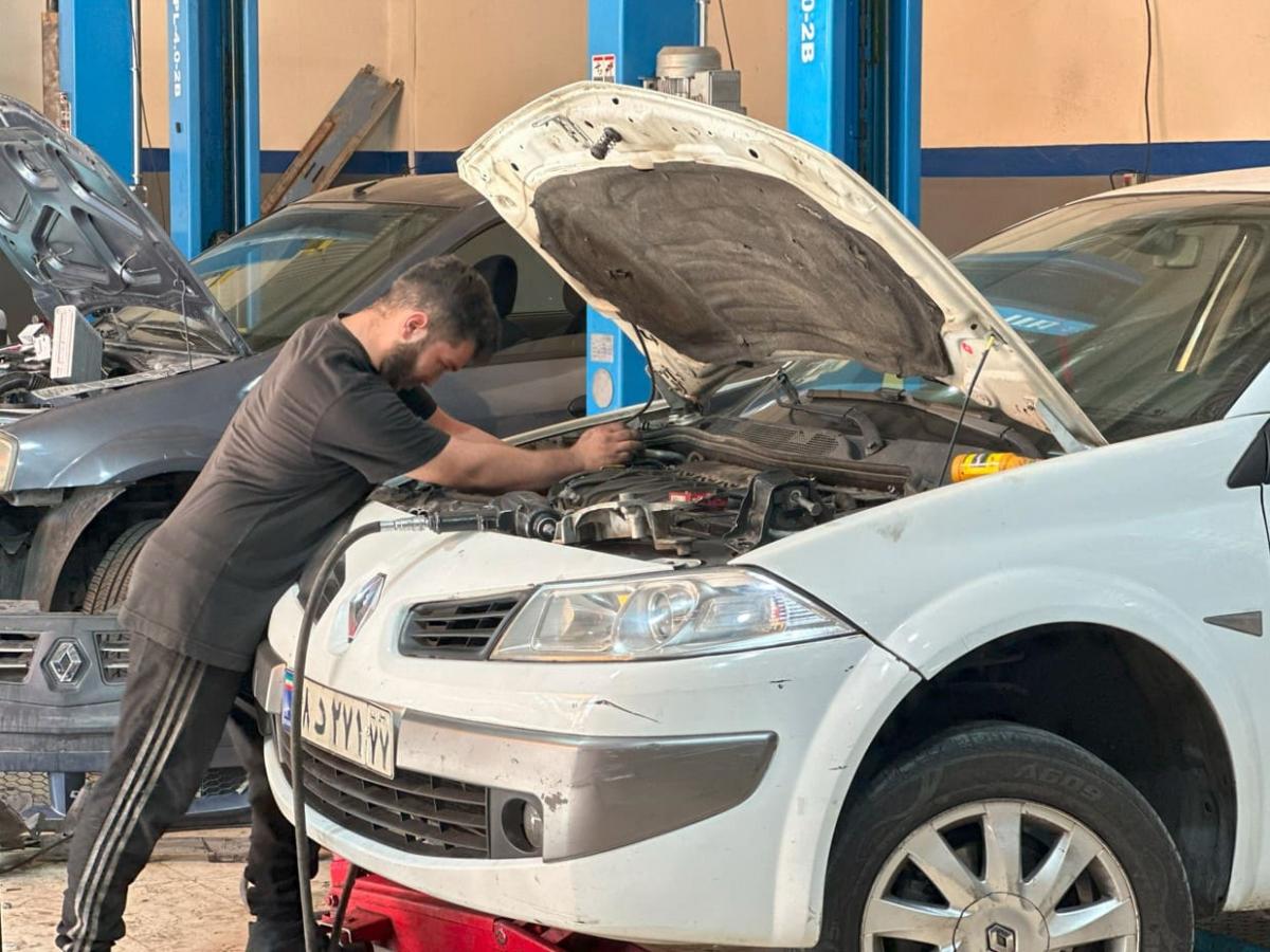 تعمیرات تخصصی مگان 3 - نمای داخلی تعمیرگاه_0.jpg