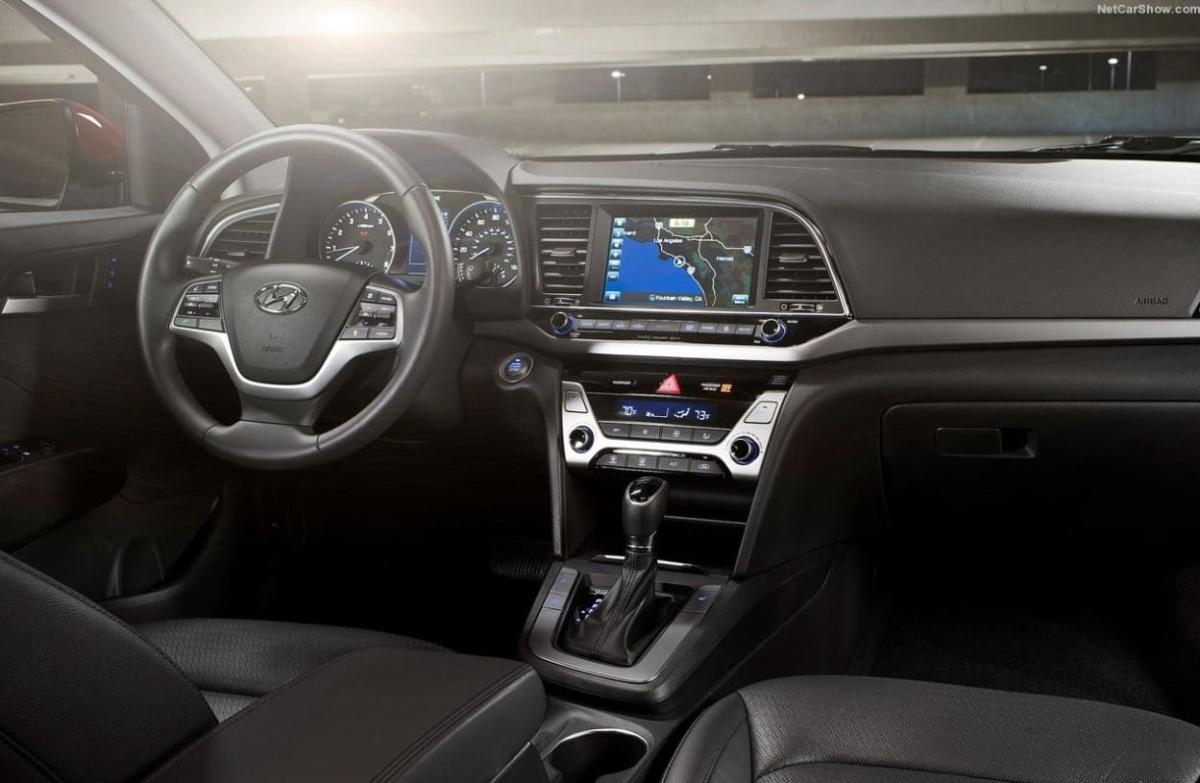 تعمیرات تخصصی هیوندای النترا.jpg