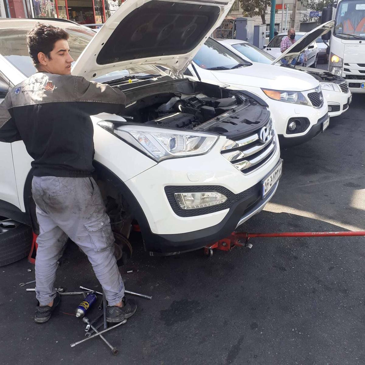 تعمیرات سانتافه در تعمیرگاه رنجبر.jpg