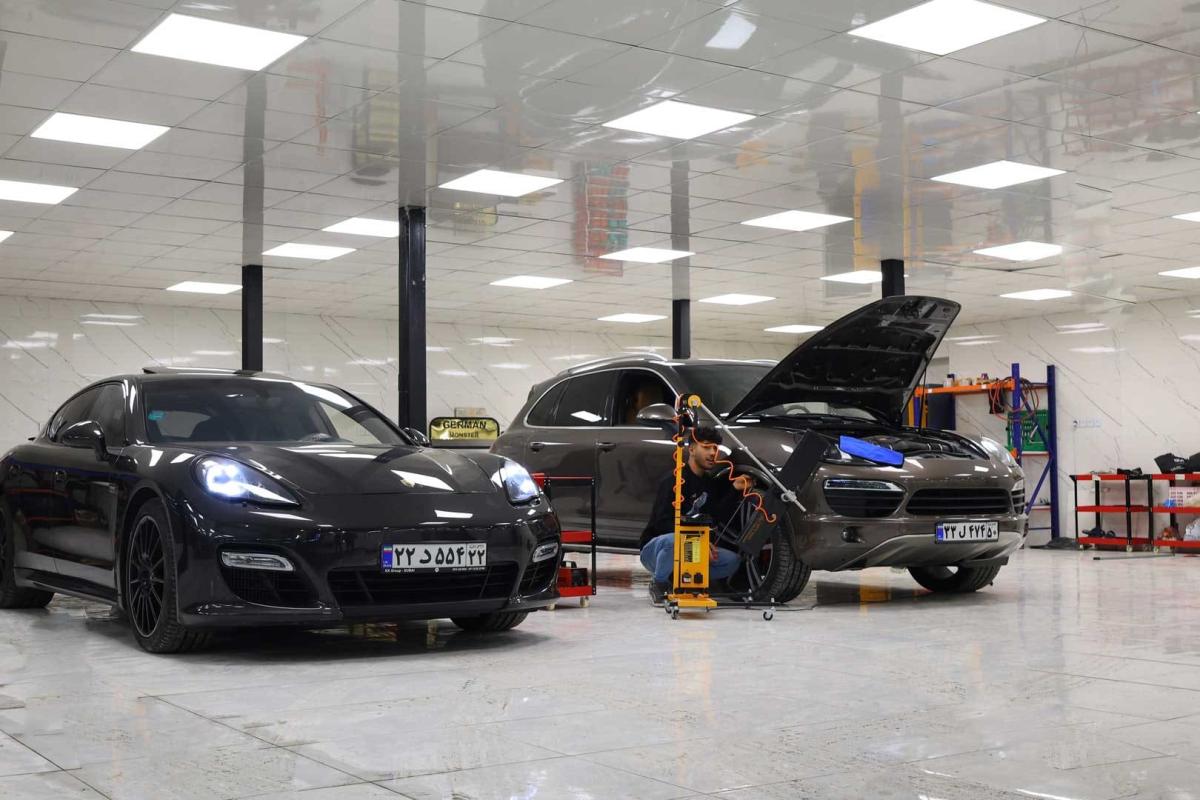 تعمیرات و نگهداری پورشه ماکان در تعمیرگاه هیولا آلمان.jpg