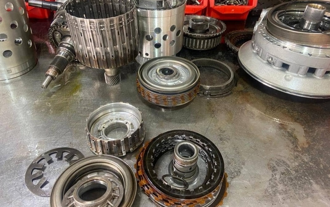 تعمیرات گیربکس انواع خودرو های داخلی و وارداتی.jpg