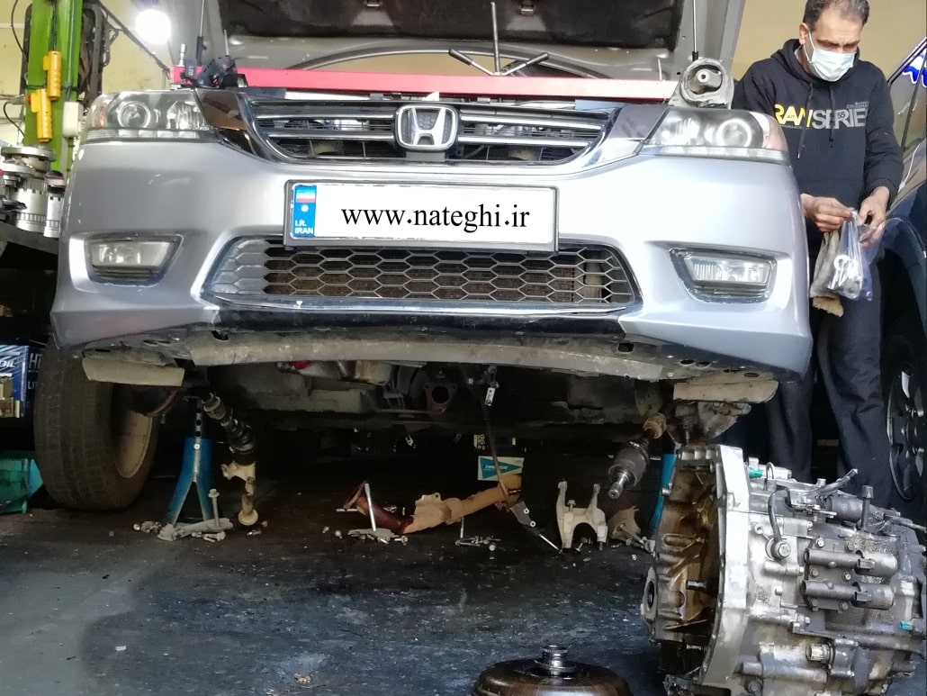 تعمیرات گیربکس هوندا آکورد.jpg