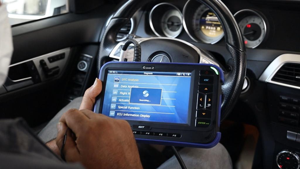 تعمیرگاه اتوشناس - عیب یابی.jpeg