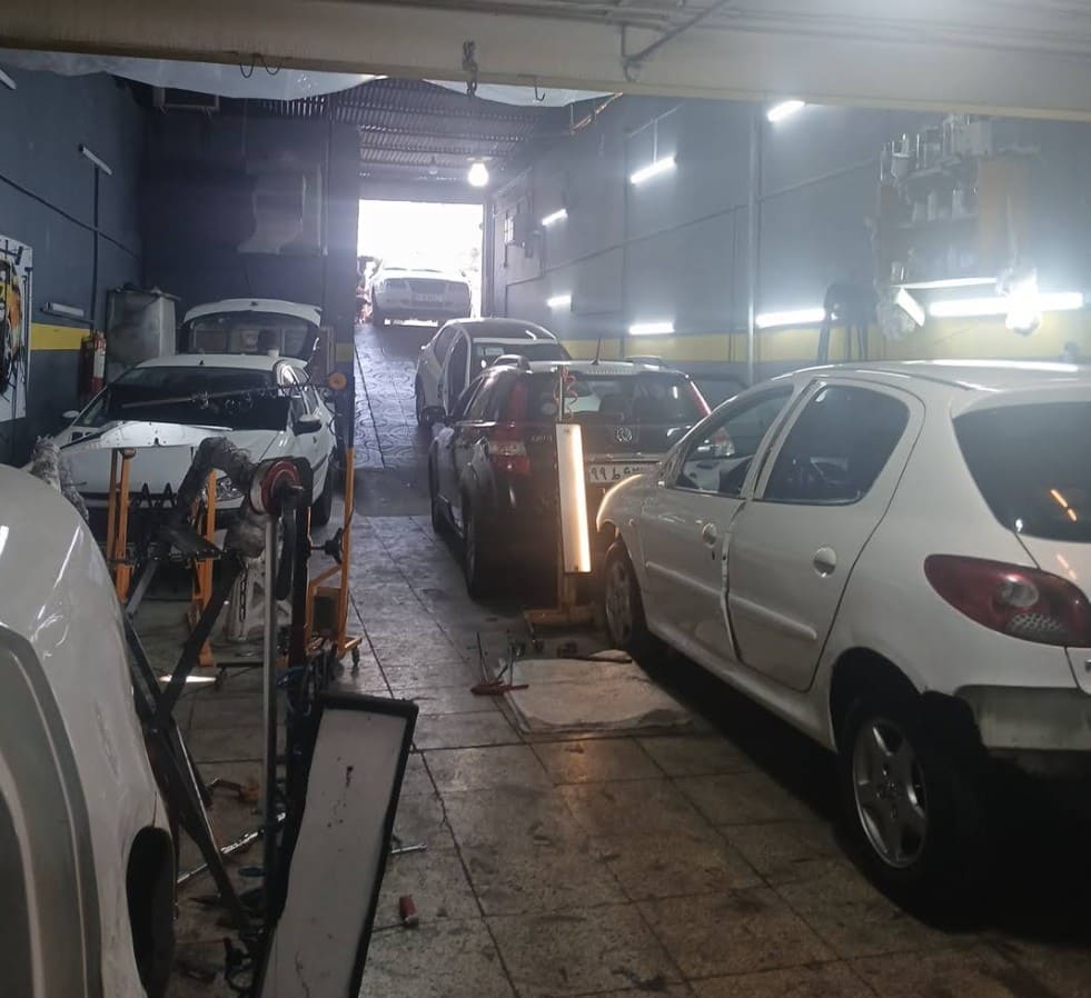 تعمیرگاه تهران صافکار در پناهی نیا - نمای داخل.jpg