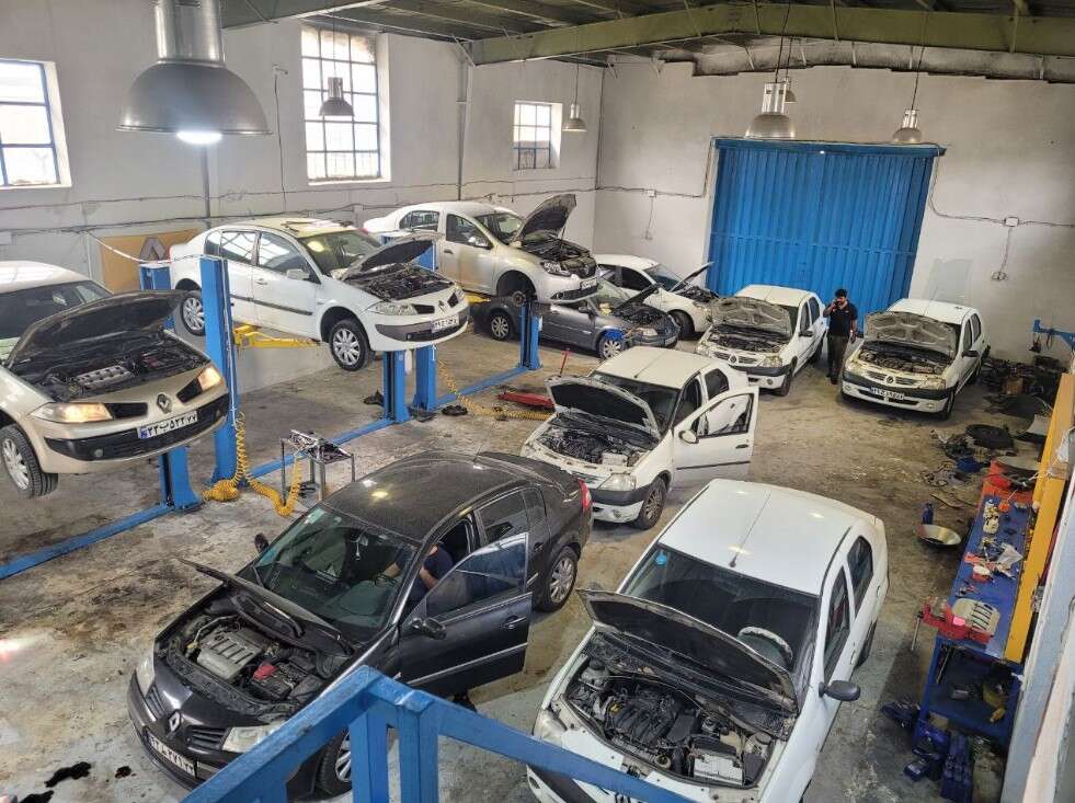 تعمیرگاه رنوساز  - نمای داخلی.jpg