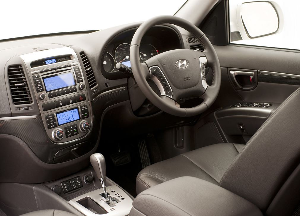 تعمیرگاه سانتافه.JPG