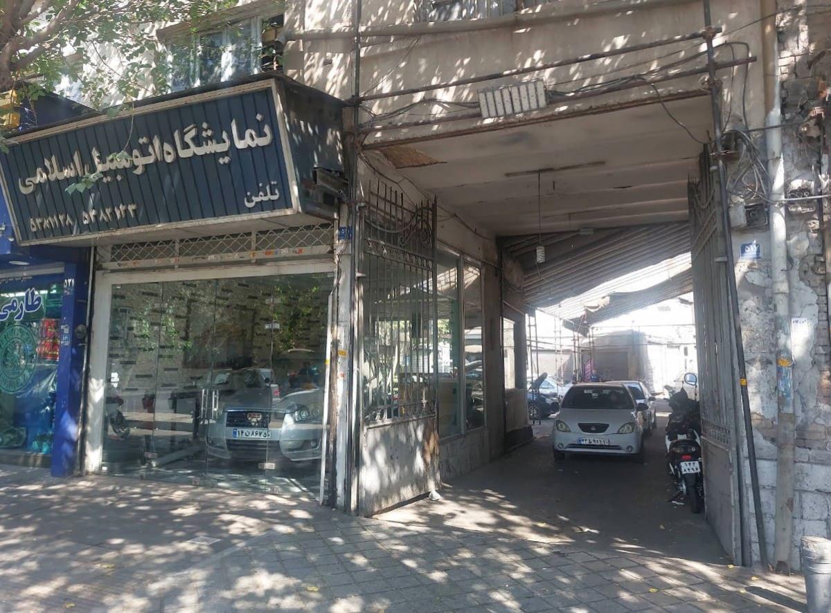 تعمیرگاه فرهاد در میدان قزوین - 2.jpg