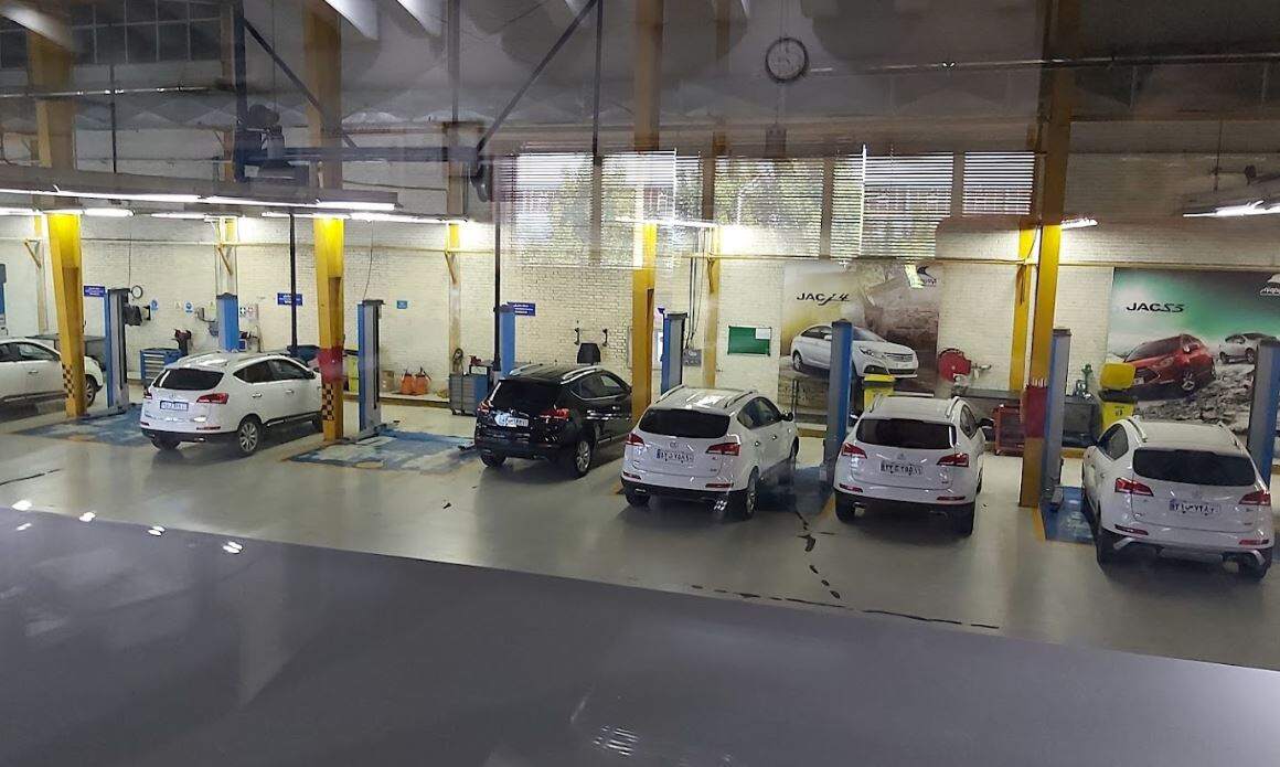 تعمیرگاه مرکزی جک و لیفان - محیط تعمیرگاه.JPG