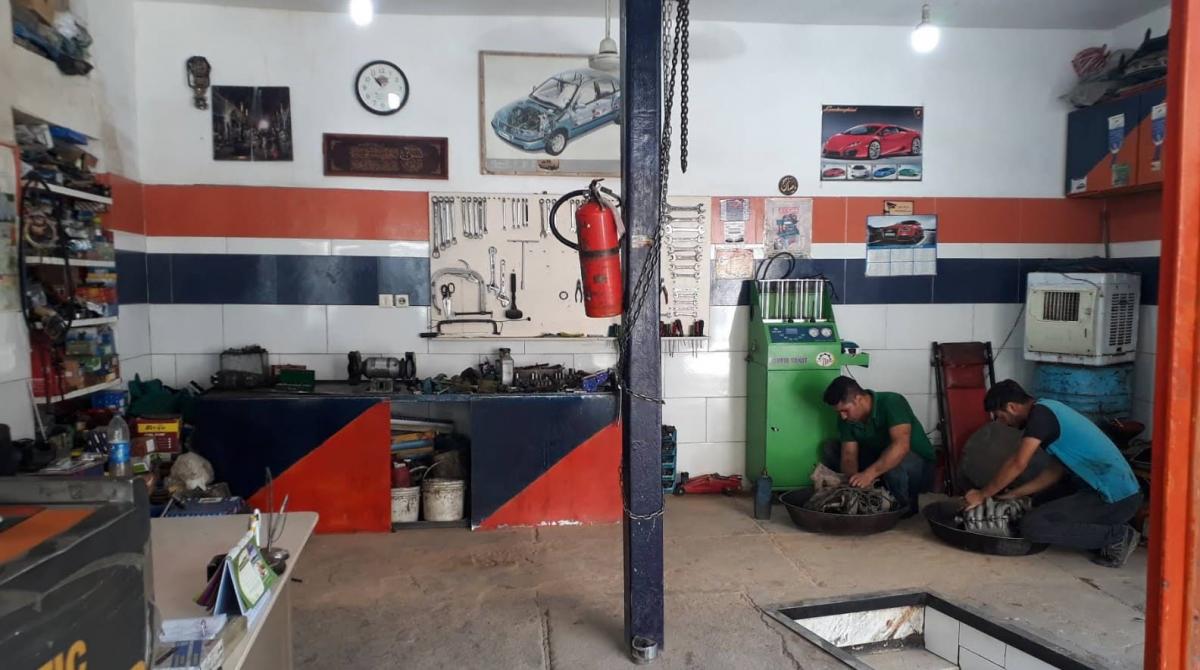 تعمیرگاه منوچهر در جوادیه - نمای داخل.jpg