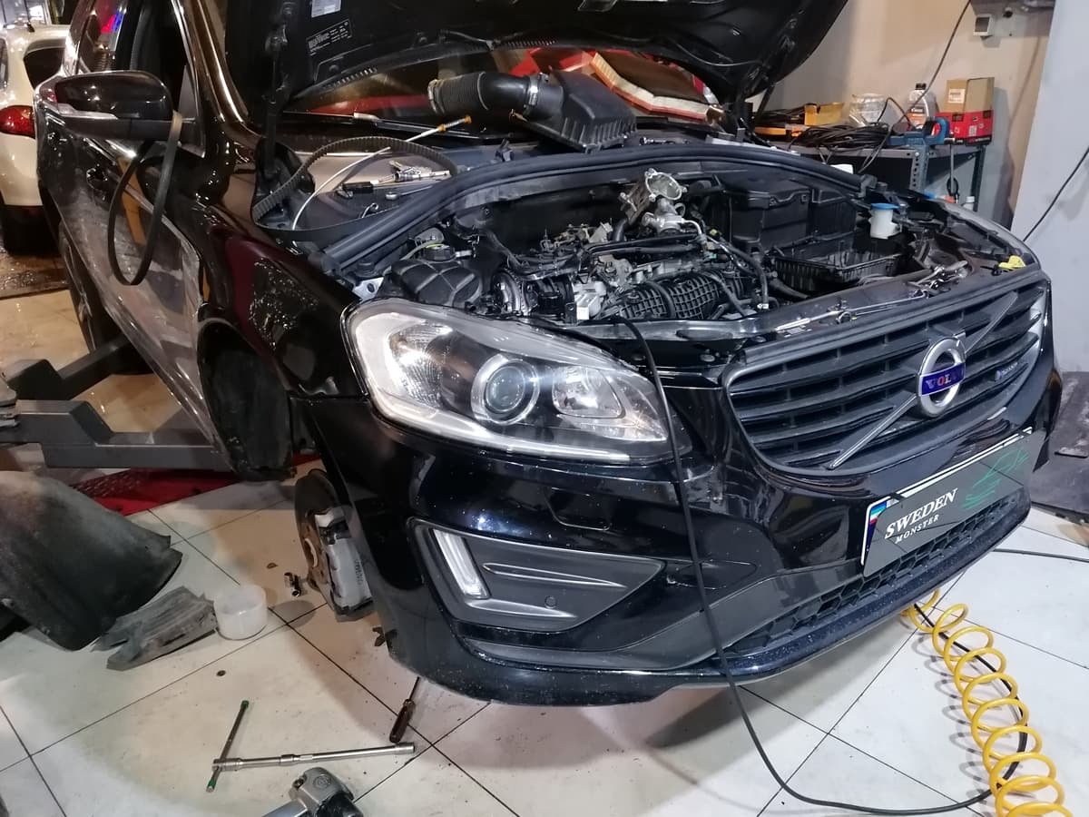 تعمیرگاه هیولا سوئد - تعمیرات XC60.jpg