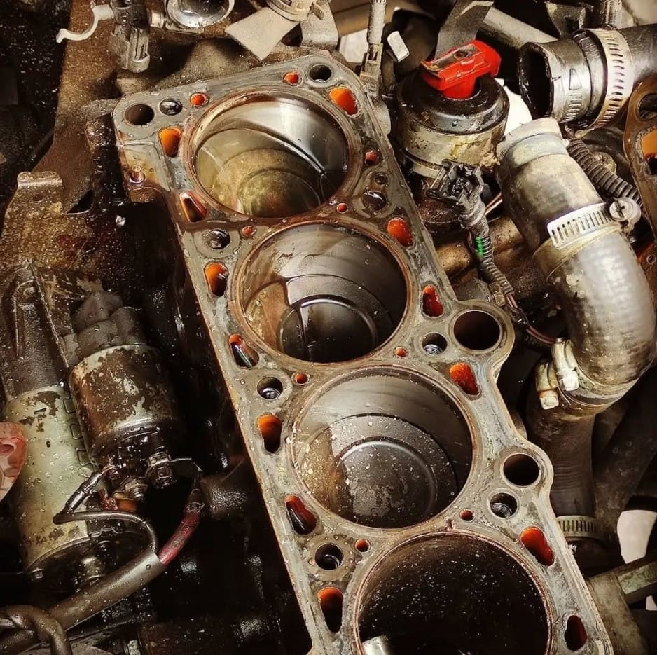 تعمیرگاه گل یاشین - حسین آباد.jpg