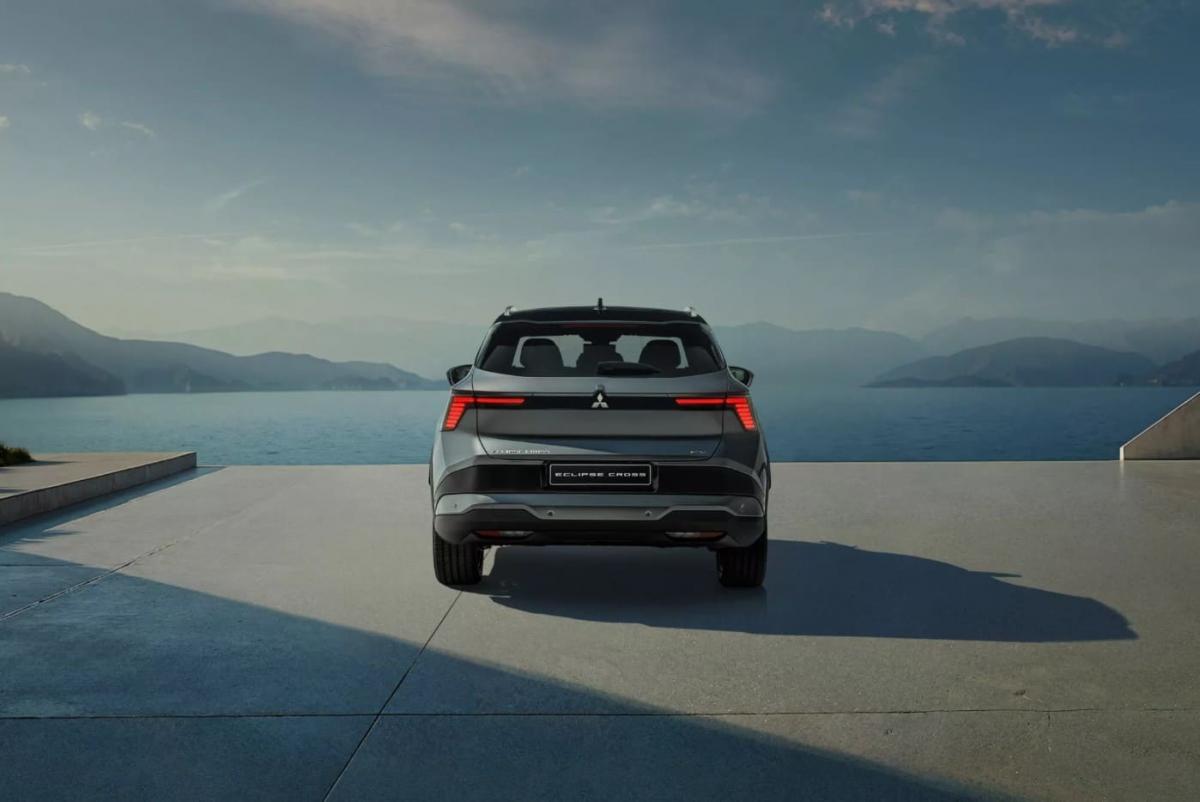 تولد دوباره کراس اوور میتسوبیشی - اکلیپس کراس 2026، برقی با ریشه های فرانسوی - 3.jpg