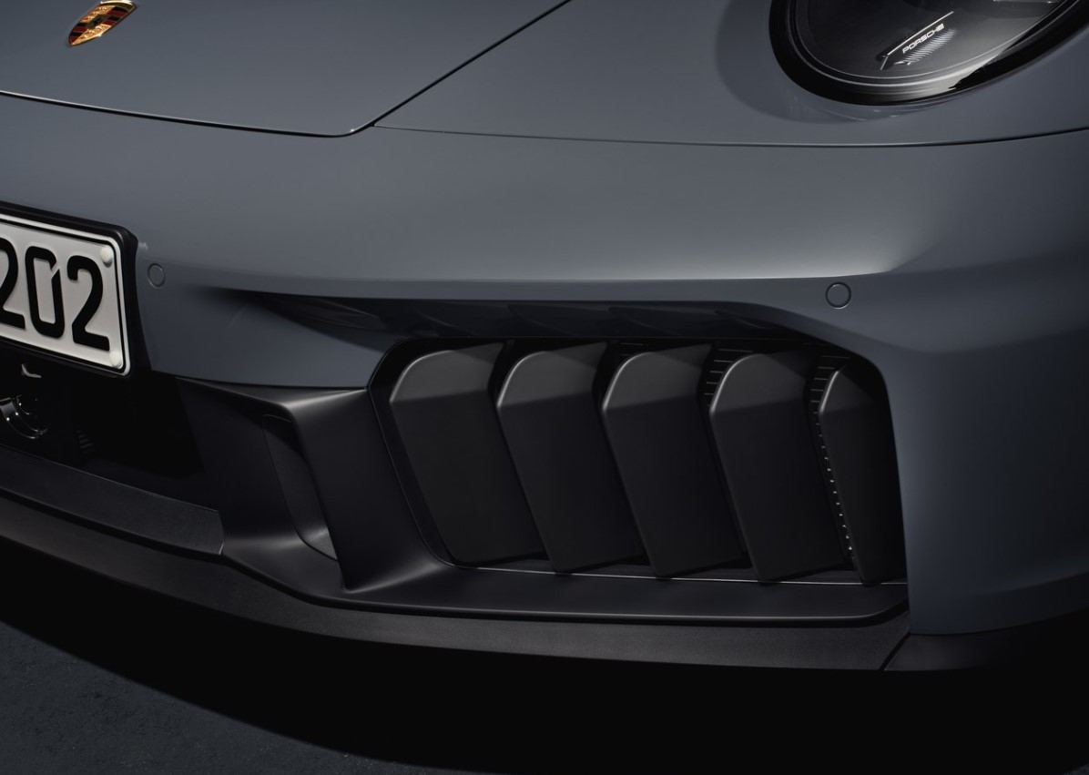 سپر های بروز شده پورشه 911.jpg