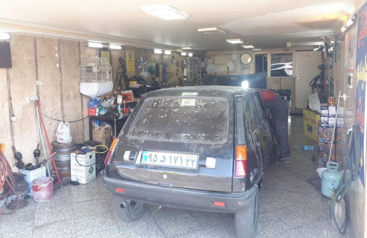 فضای داخلی تعمیرگاه جعفری.jpg