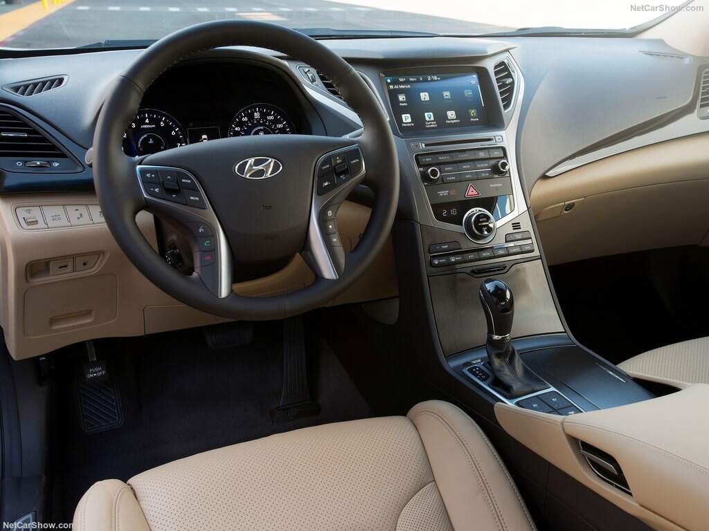 فضای داخلی هیوندای سوناتا.jpg