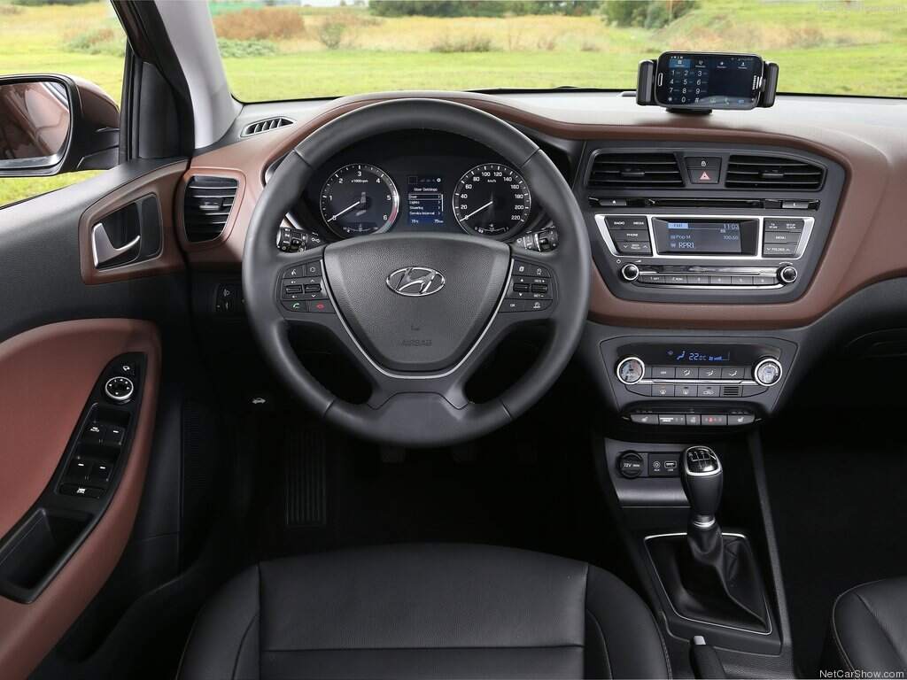 فضای داخلی i20.jpg