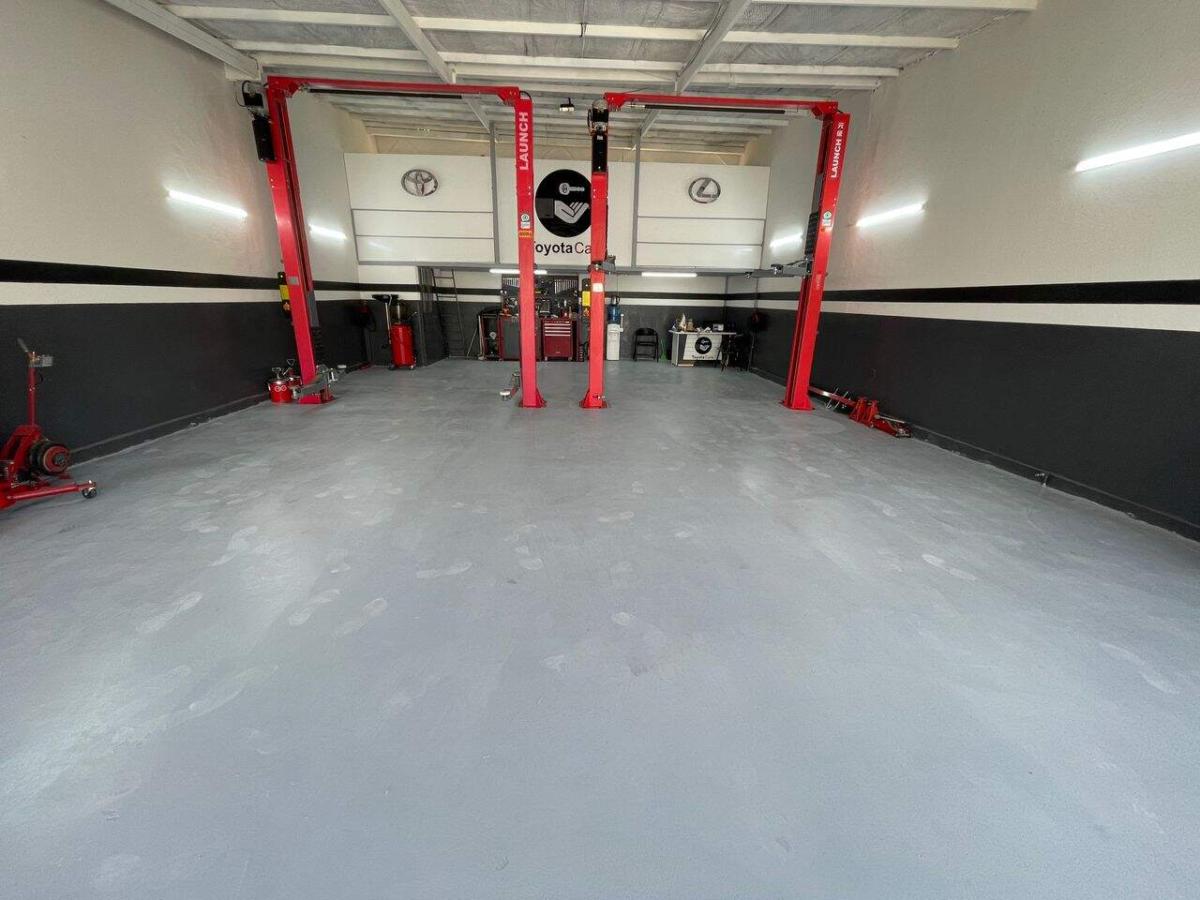 محوطه تعمیرگاه.jpg