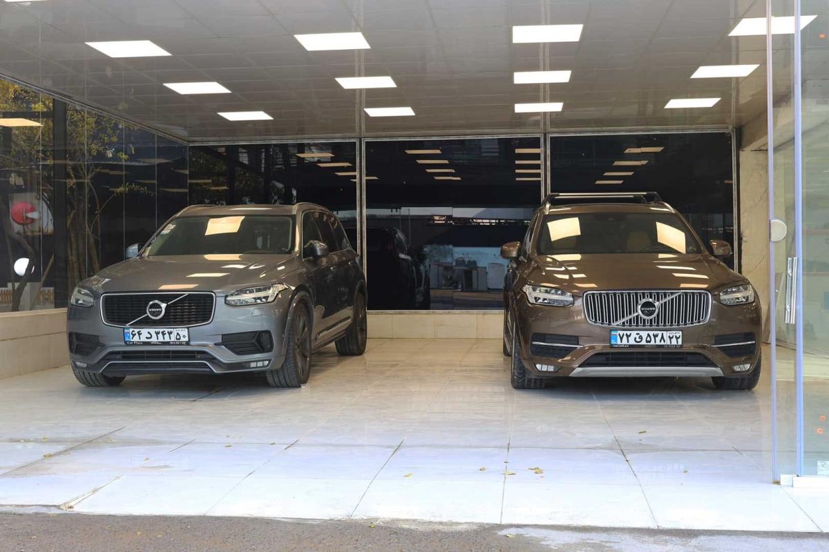 مرکز هیولا سوئد - شوروم.jpg