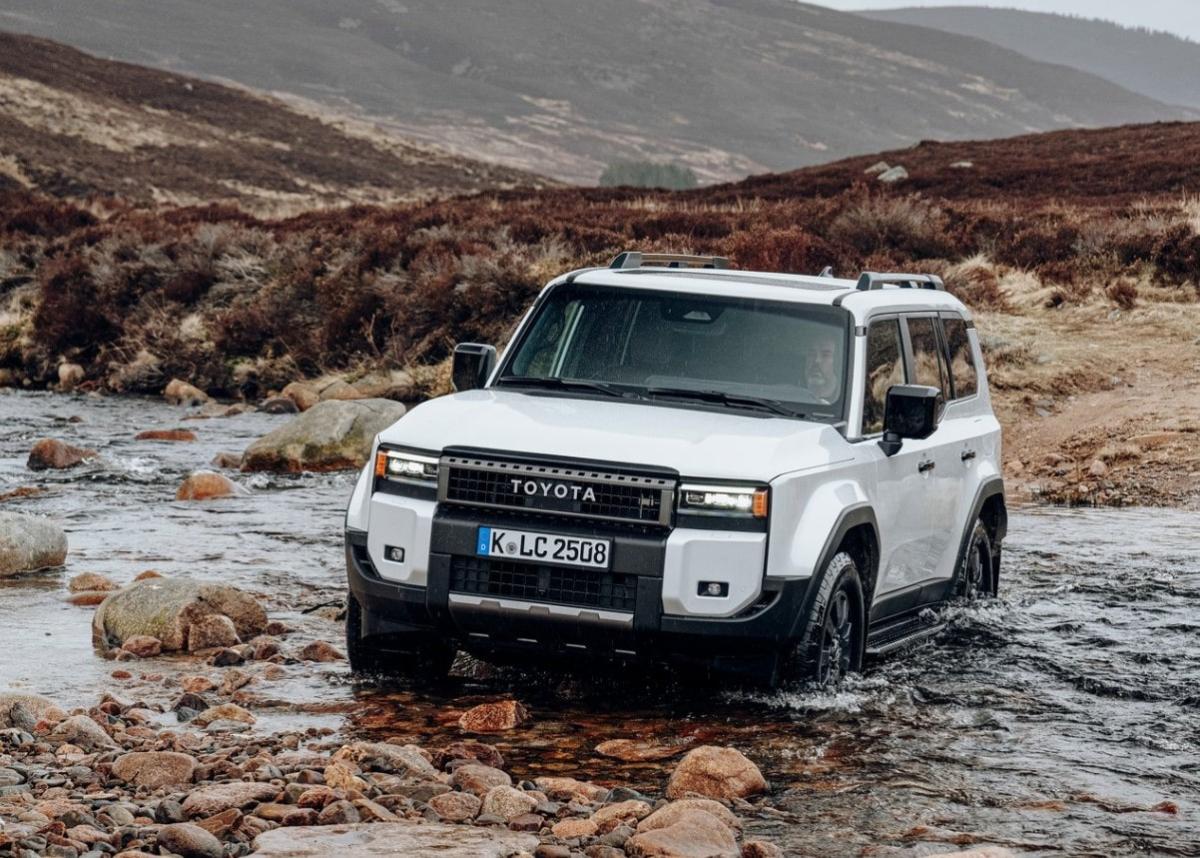 مشاهده کنید، جدید ترین نسل تویوتا پرادو - 1.jpg