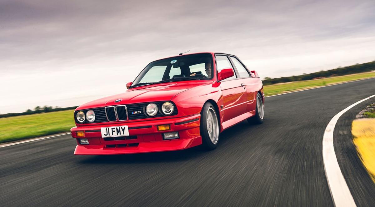 نسل دوم (E30) - سال 1982 نسخه M.jpg