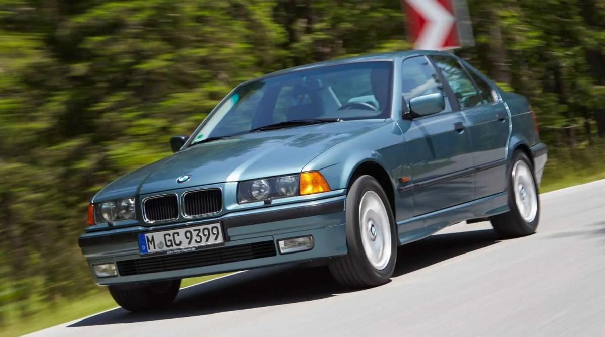 نسل سوم (E36) - سال 1990.jpg