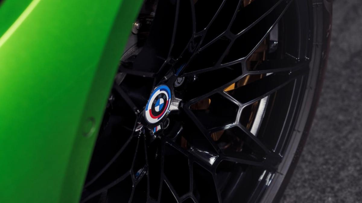 نشان افتخار BMW M در سالگرد 50 سالگی M Power 2 .jpg