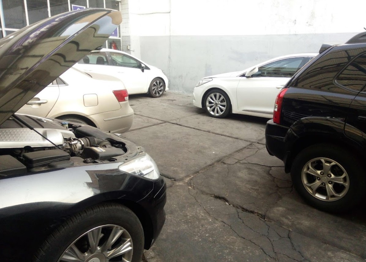 نمای داخلی تعمیرگاه آسان کار.jpg