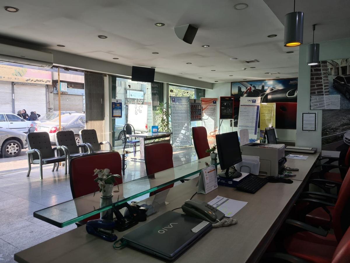نمای داخلی نمایندگی 1055 ایران خودرو استاد معین.jpg