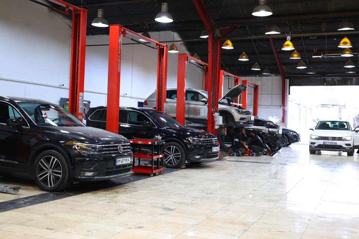 نمای سالن تعمیرات هیولا آلمان - تعمیرات فولکس تیگوآن.jpg