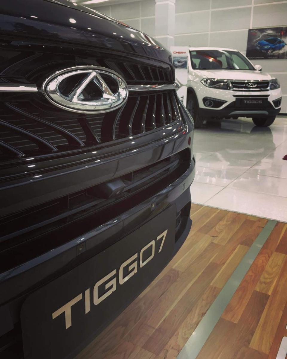 نمایشگاه ام وی ام و چری - 2.jpg