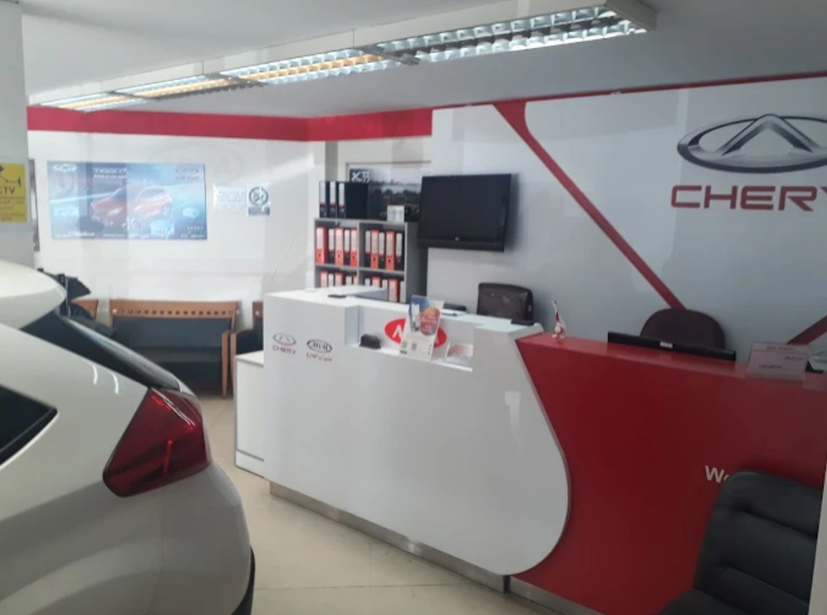 نمایندگی فروش و تعمیرگاه مدیران خودرو زهرابی در خیابان دماوند کد 367 - نمای داخلی.jpg