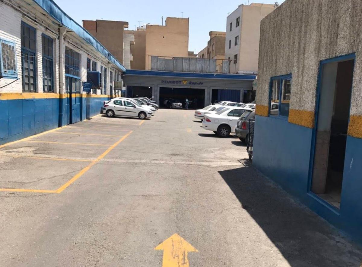 نمایندگی فروش و خدمات پس از فروش ایران خودرو در خیابان قزوین - کد 5031 - نما داخل - 2.jpg